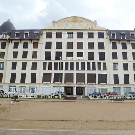 Paradis Les Pieds Sur Le Sable Trouville Palace Екстериор снимка