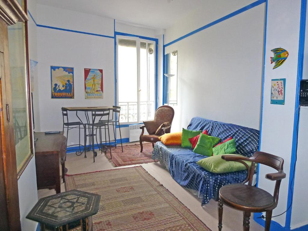 Paradis Les Pieds Sur Le Sable Trouville Palace Стая снимка